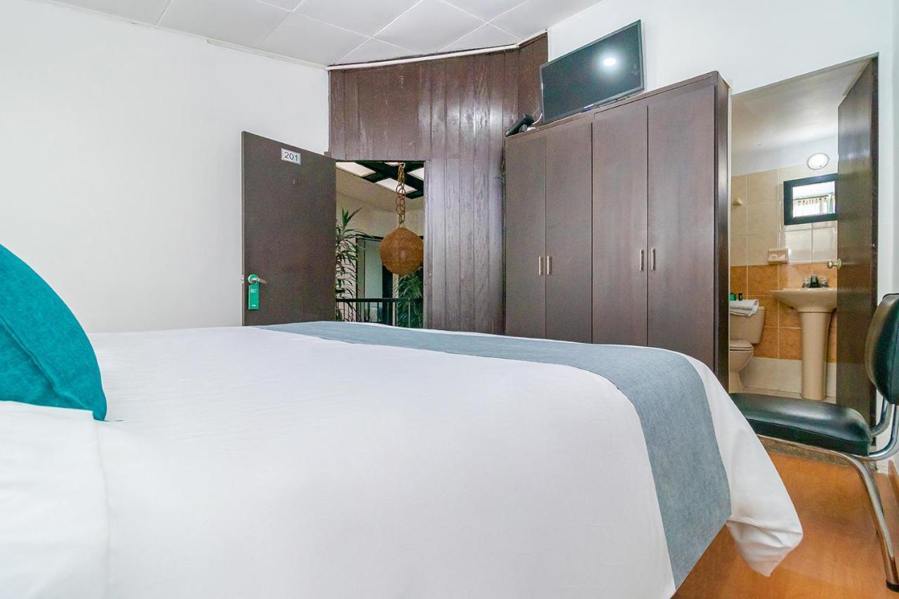 Ayenda 1080 Bogota Alpes Castellana Bed & Breakfast Екстериор снимка